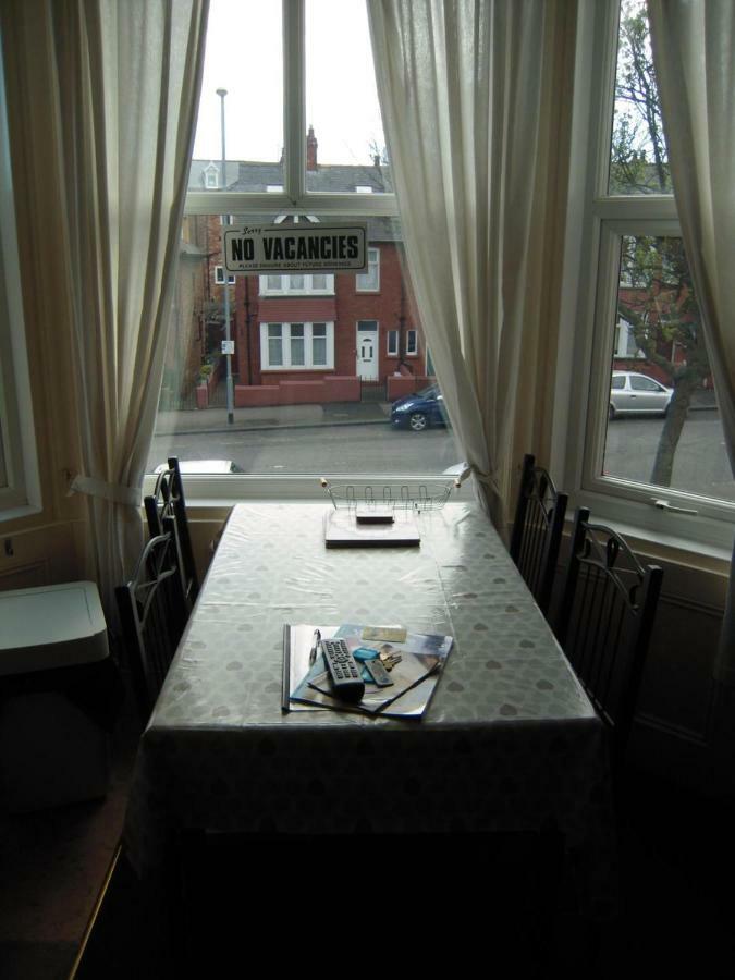 Chomley Holiday Flats Scarborough Exterior photo